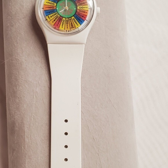 Sharp 1980's White Soft Plastic Merv Griffin Wheel of Fortune Quartz Watch - Picture 4 of 12